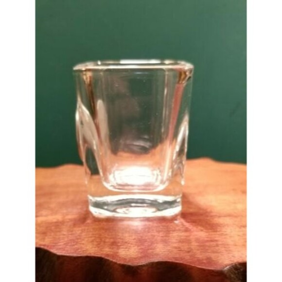 Chicago Cubs Square Shot Glass with Enameled Logo Emblem - Picture 2 of 4